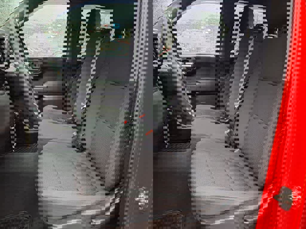 Used 2020 Chevrolet Silverado 1500 Custom w/ Custom Value Package image 9