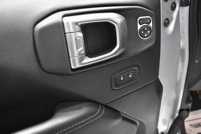 Used 2022 Jeep Wrangler Unlimited Sahara w/ Cold Weather Group image 15