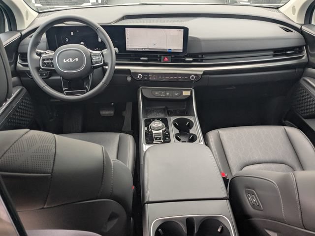 Certified 2025 Kia Carnival SX FWD image 15