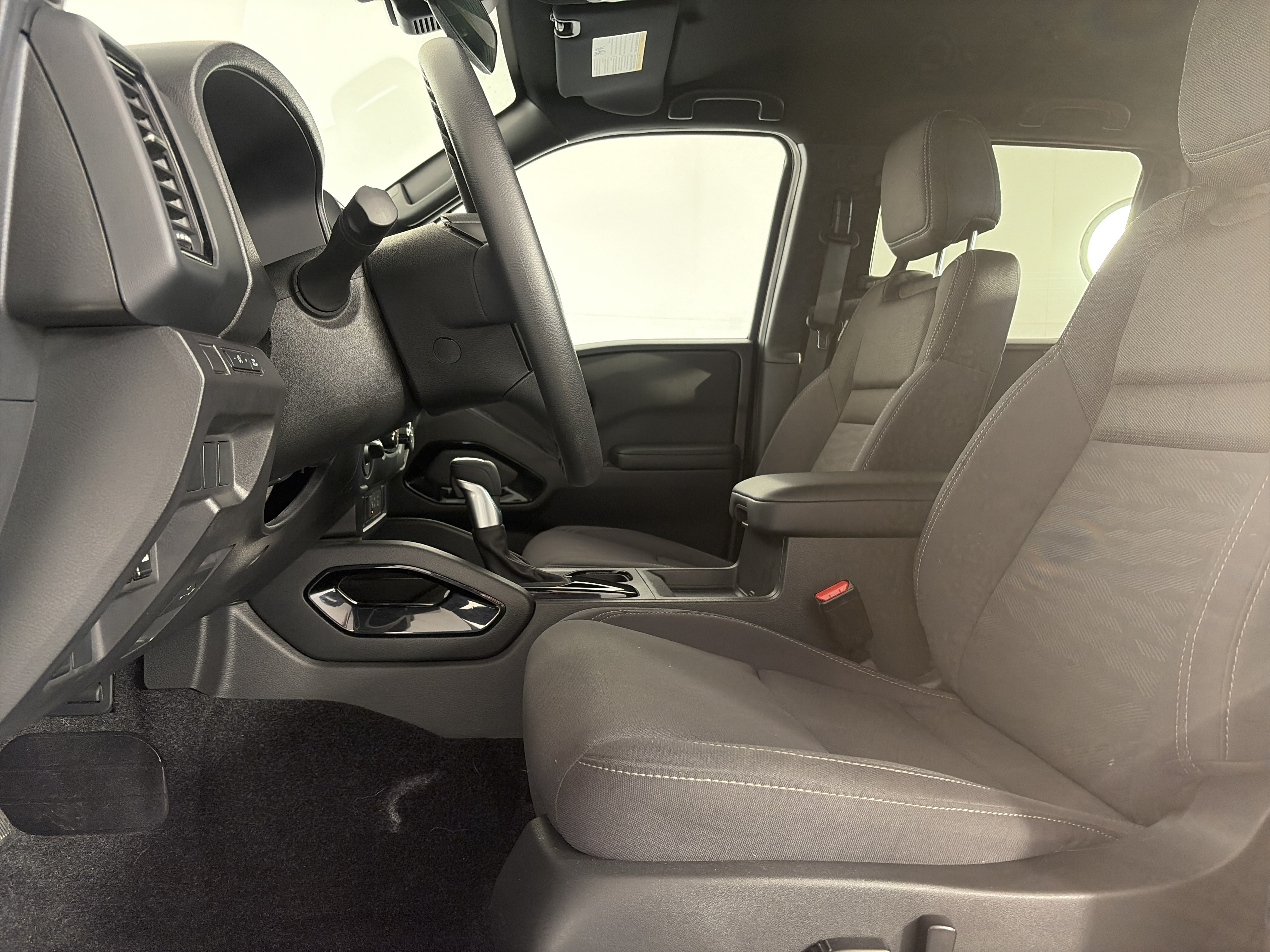 Used 2023 Nissan Frontier SV w/ Midnight Edition Package AWD/4WD image 6