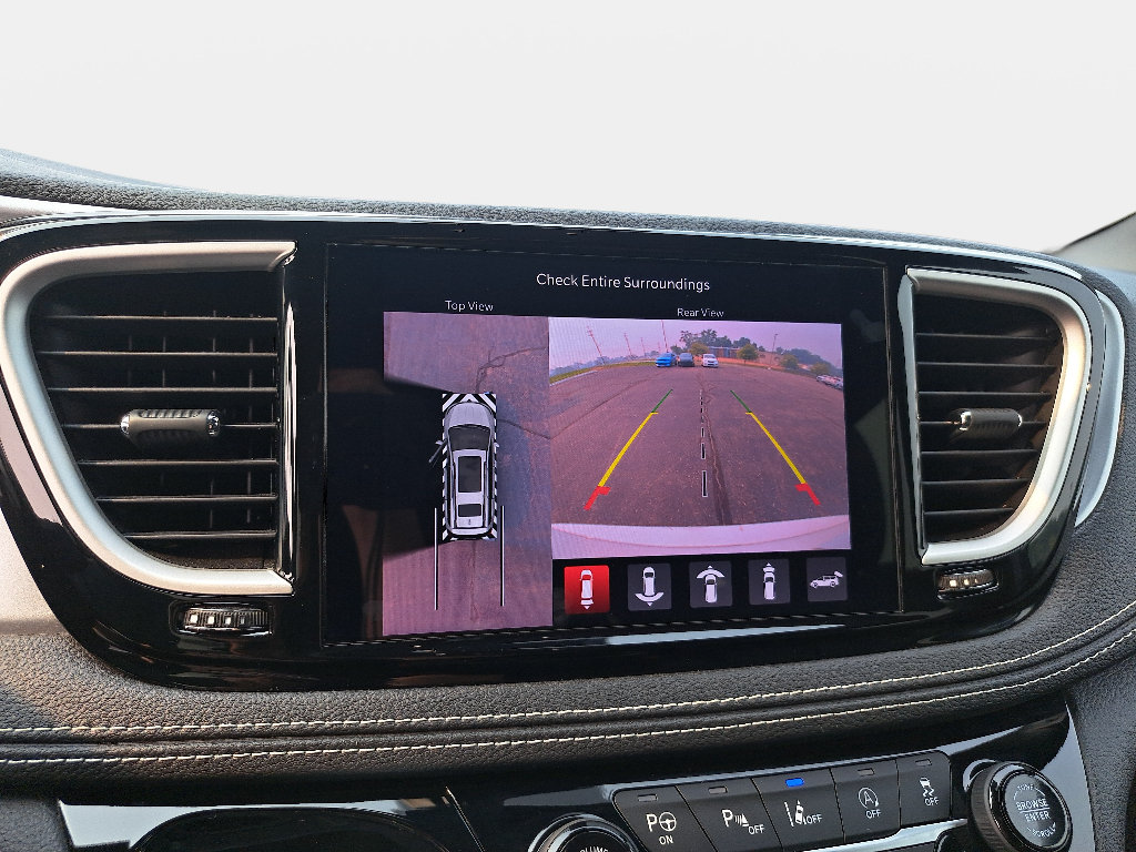 Certified 2023 Chrysler Pacifica Touring-L w/ Uconnect Theater Family Group AWD/4WD image 25