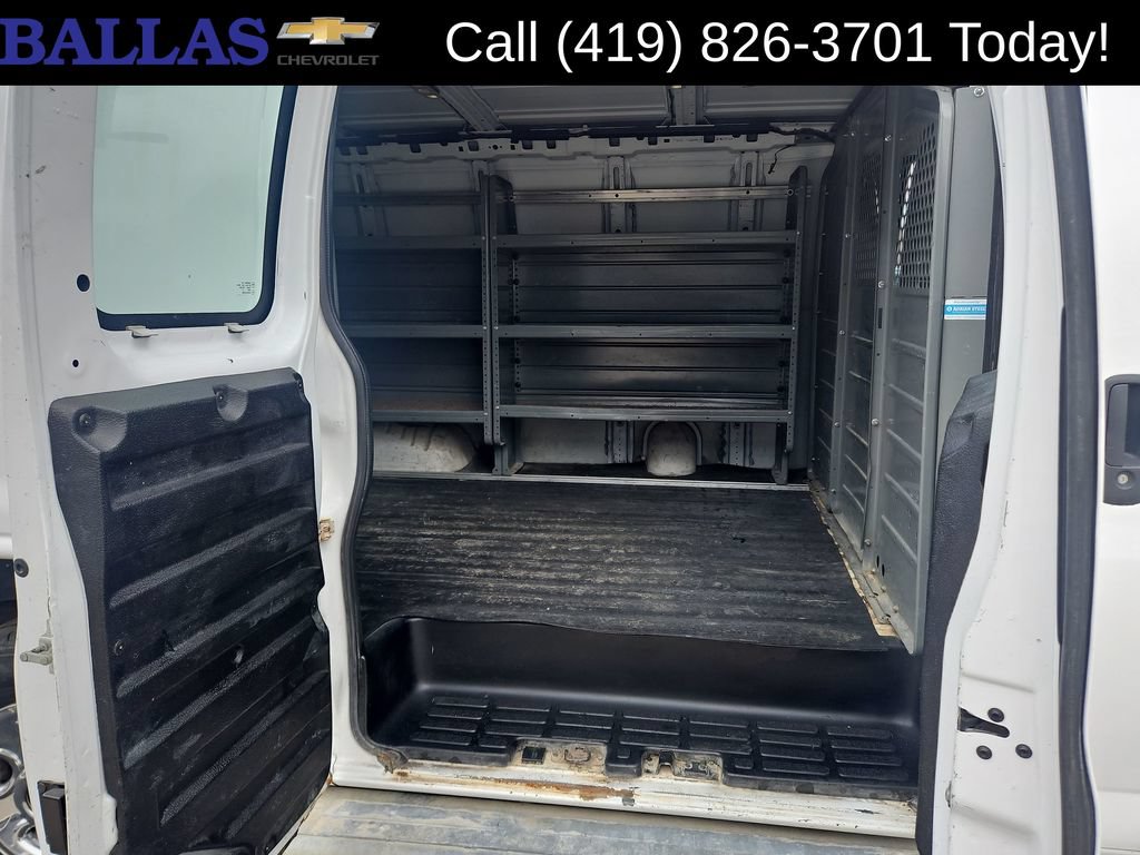 Used 2015 GMC Savana 2500 RWD image 25