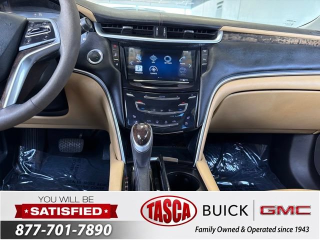 Used 2013 Cadillac XTS Premium FWD image 19