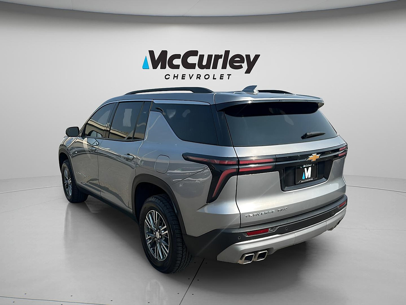 Used 2025 Chevrolet Traverse LT AWD/4WD image 5