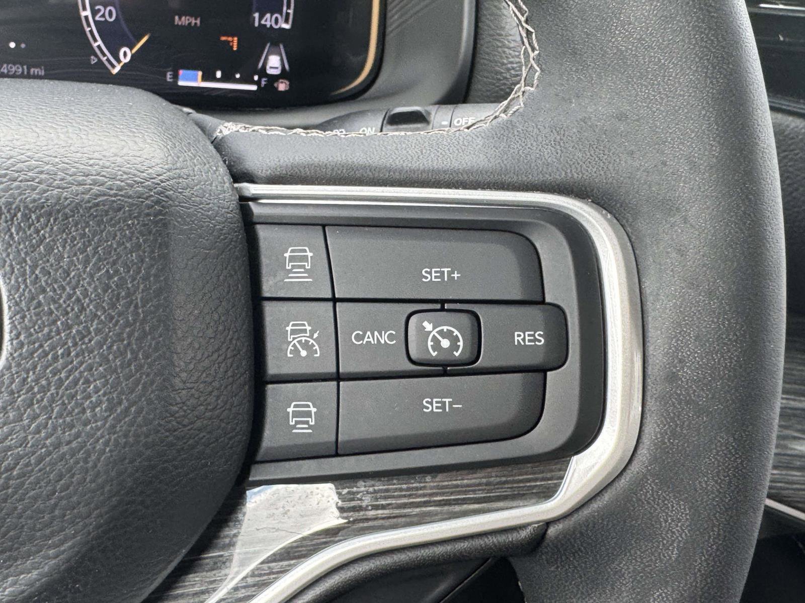 Used 2022 Jeep Wagoneer Series III w/ Flexible Seating Group AWD/4WD image 19