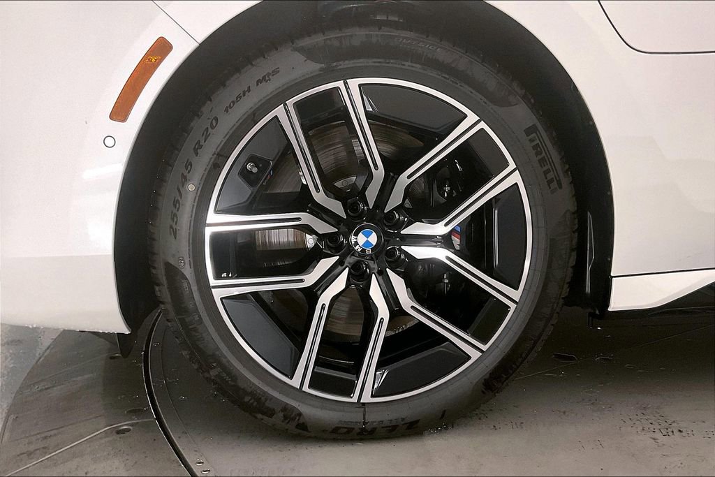 Used 2024 BMW 750e xDrive w/ Premium Package 2 image 9