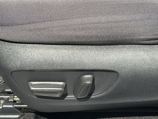 Certified 2025 Toyota Highlander LE FWD image 21