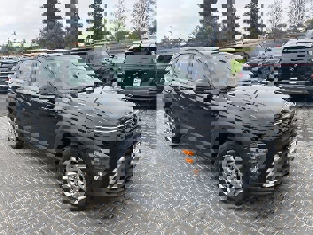 New 2026 Hyundai Kona SE image 1