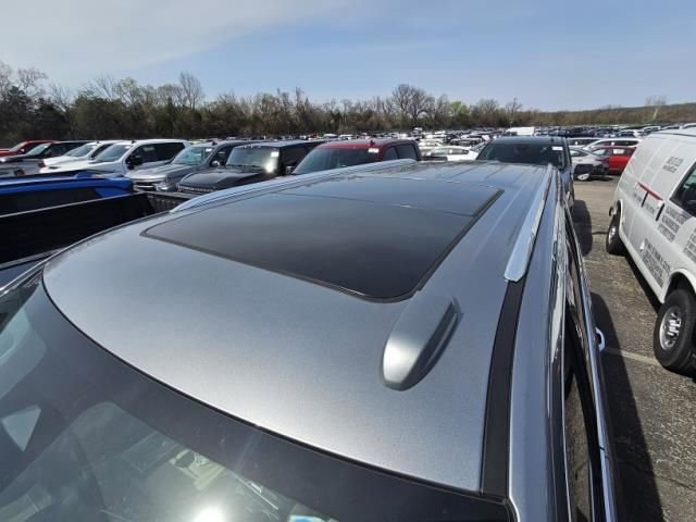 Used 2025 GMC Yukon XL Denali w/ Denali Reserve Package image 2