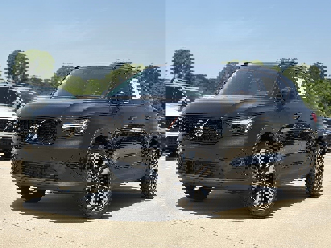 New 2025 Volvo XC40 B5 Plus w/ Protection Package Premier image 2