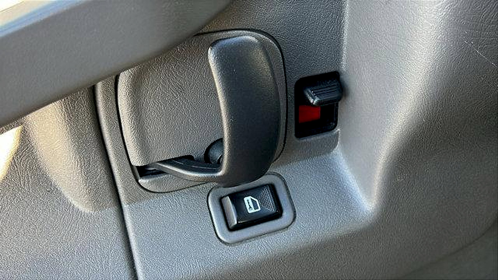 Certified 2022 Chevrolet Express 2500 RWD 2500 Regular Wheelbase WT w/ Driver Convenience Package image 18