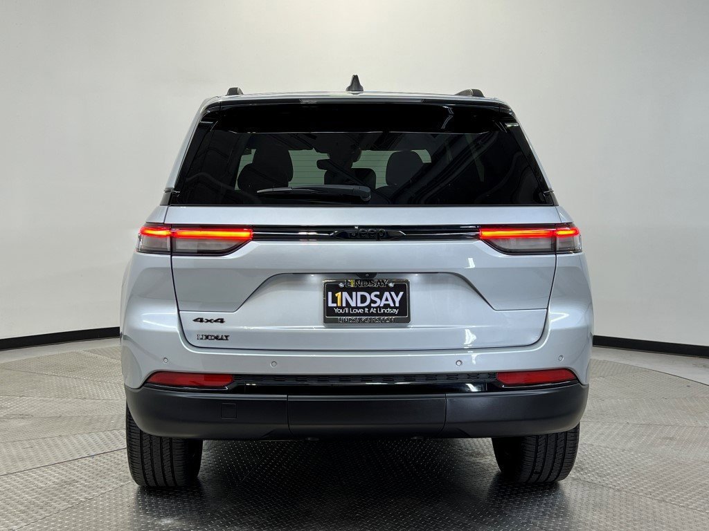 Certified 2023 Jeep Grand Cherokee Altitude image 6