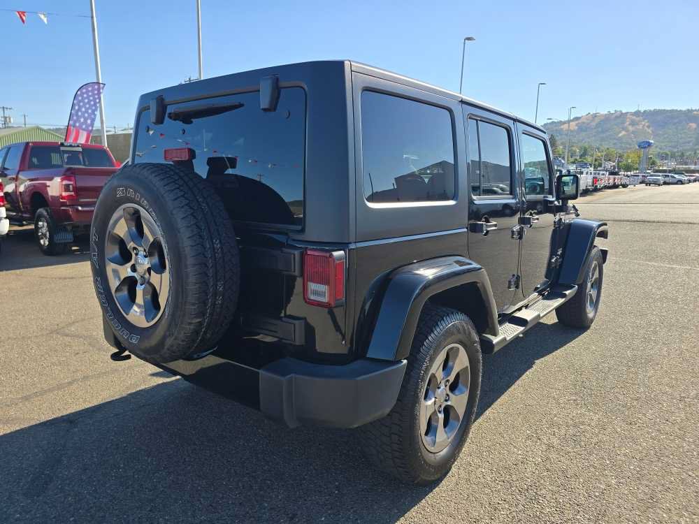 Used 2018 Jeep Wrangler Unlimited Sahara AWD/4WD image 5