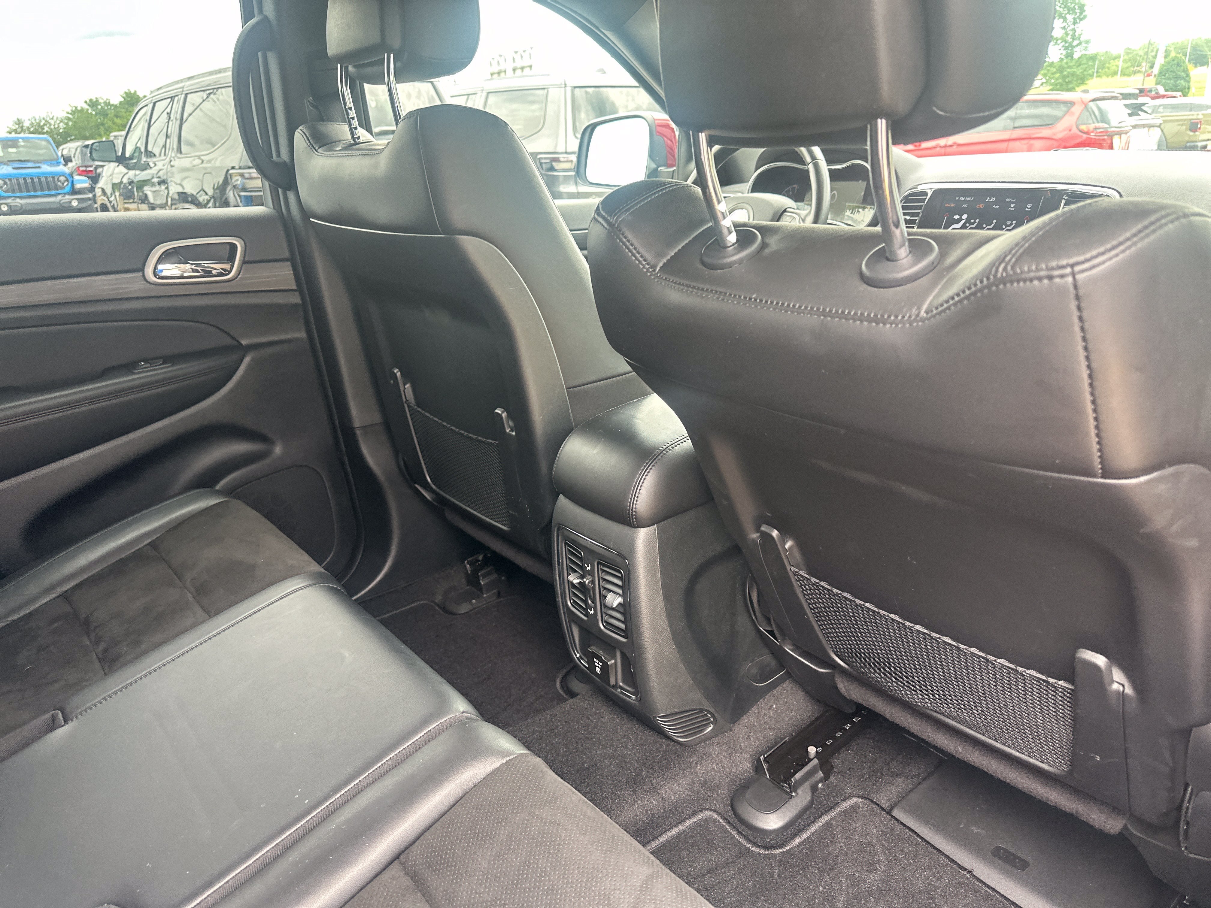 Used 2022 Jeep Grand Cherokee Laredo X AWD/4WD image 28
