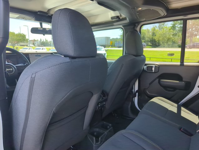 Used 2024 Jeep Gladiator Sport AWD/4WD image 23