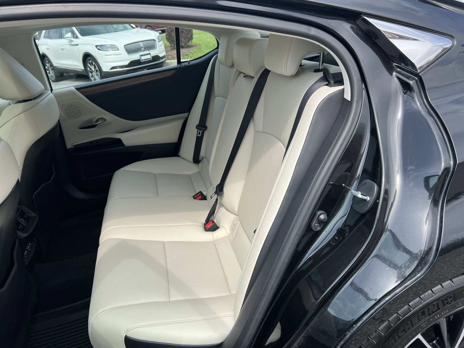 Used 2024 Lexus ES 350 w/ Premium Package image 24