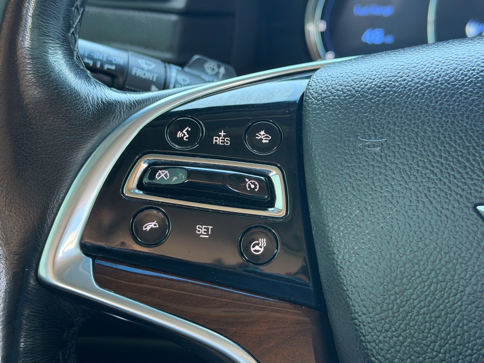 Used 2020 Cadillac Escalade Luxury AWD/4WD image 22