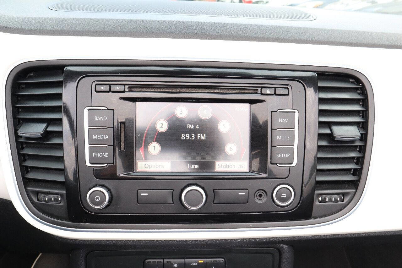Used 2013 Volkswagen Beetle 2.5 image 9