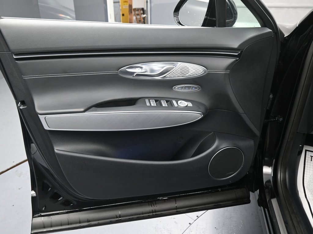 Used 2024 Genesis Electrified GV70 Advanced image 28