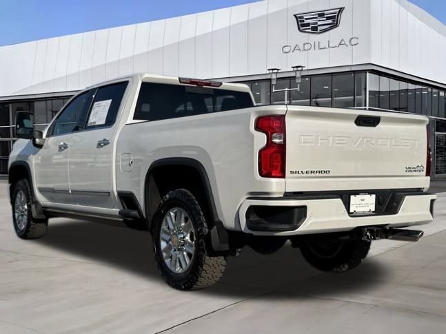 Used 2024 Chevrolet Silverado 2500 High Country w/ Technology Package image 5