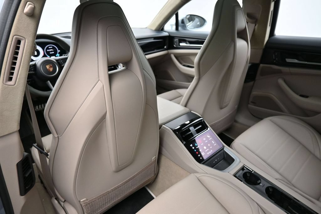 Certified 2026 Porsche Panamera GTS AWD/4WD image 8