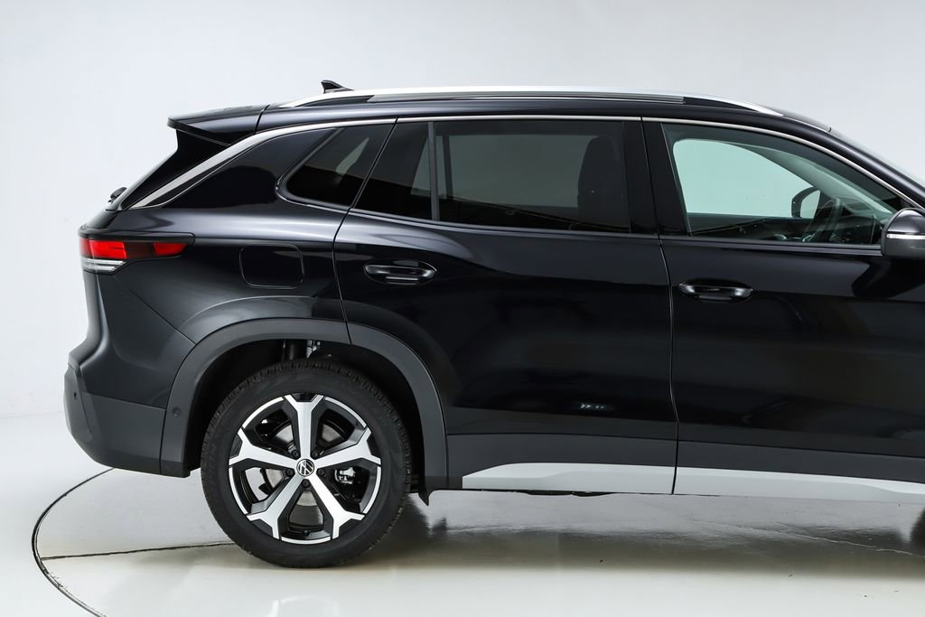 New 2026 Volkswagen Tiguan SE image 11