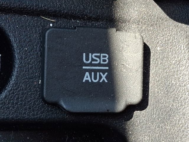 Used 2016 Nissan Versa Note SV image 27