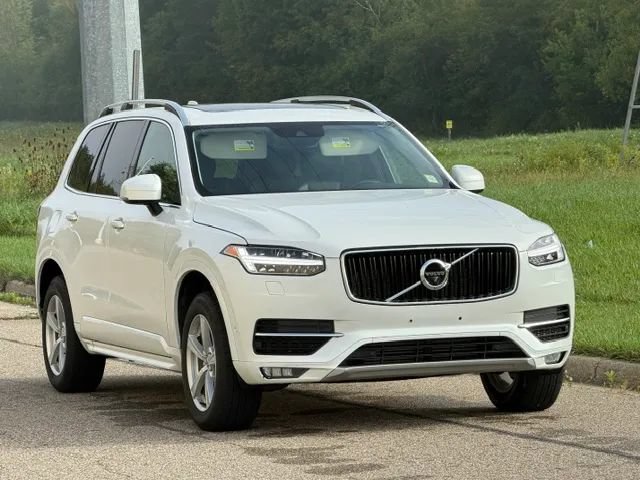 Used 2018 Volvo XC90 T5 Momentum w/ Convenience Package AWD/4WD image 3