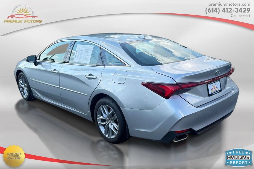 Used 2019 Toyota Avalon XLE w/ Moonroof Package FWD image 3