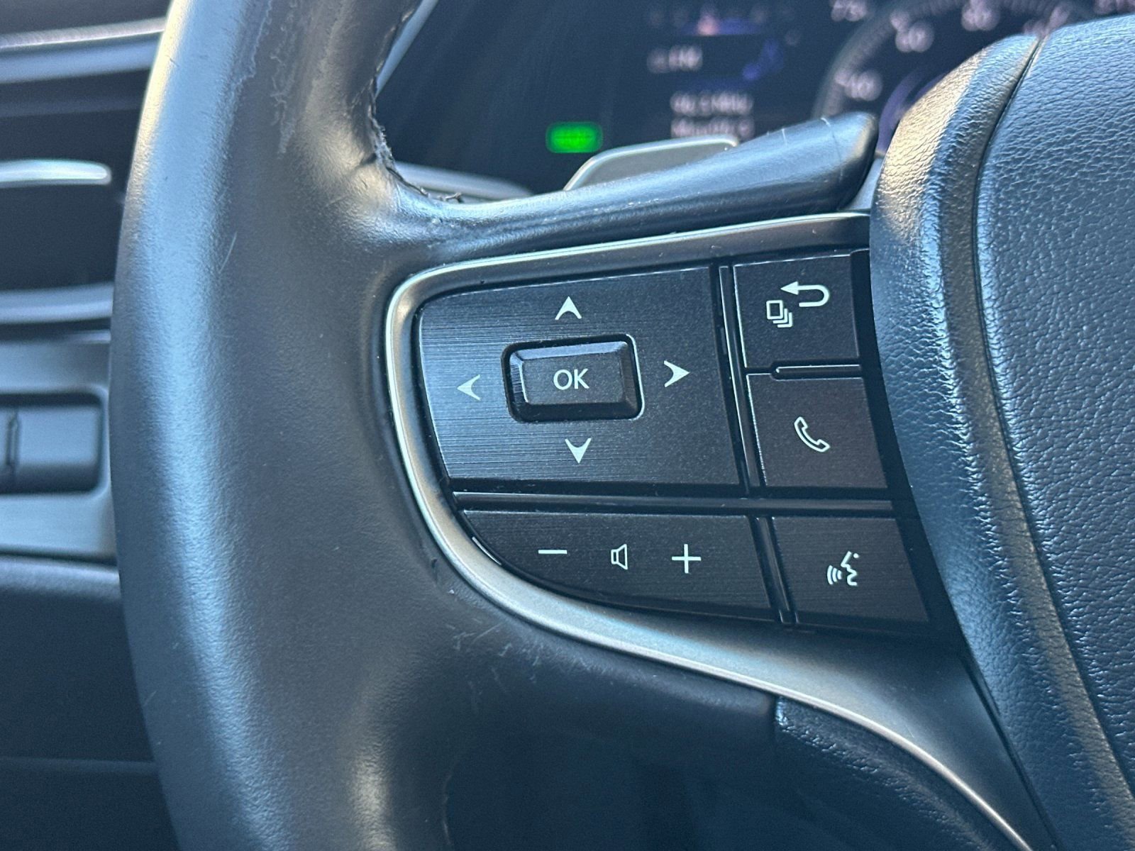 Used 2024 Lexus ES 300h w/ Premium Package image 27