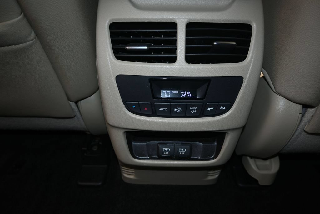 Used 2017 Acura MDX SH-AWD image 11