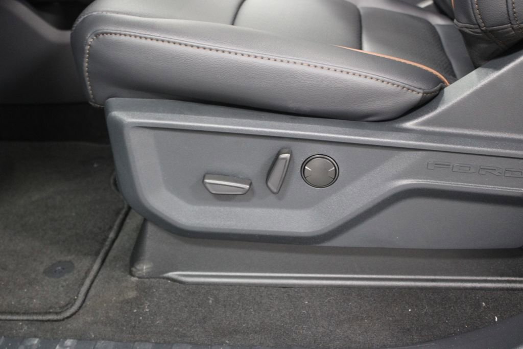 New 2026 Ford F250 Lariat w/ Chrome Package image 22