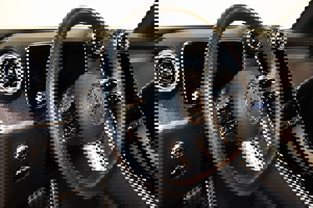 Used 2025 Mercedes-Benz GLC 300 4MATIC Coupe image 42