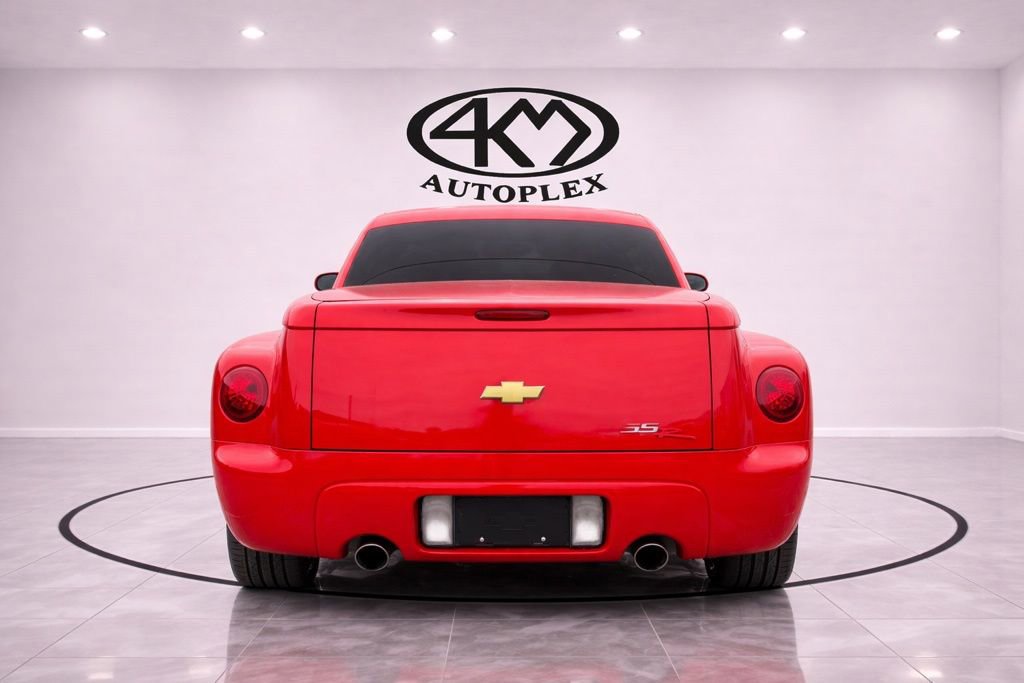 Used 2005 Chevrolet SSR w/ Preferred Equipment Group image 6