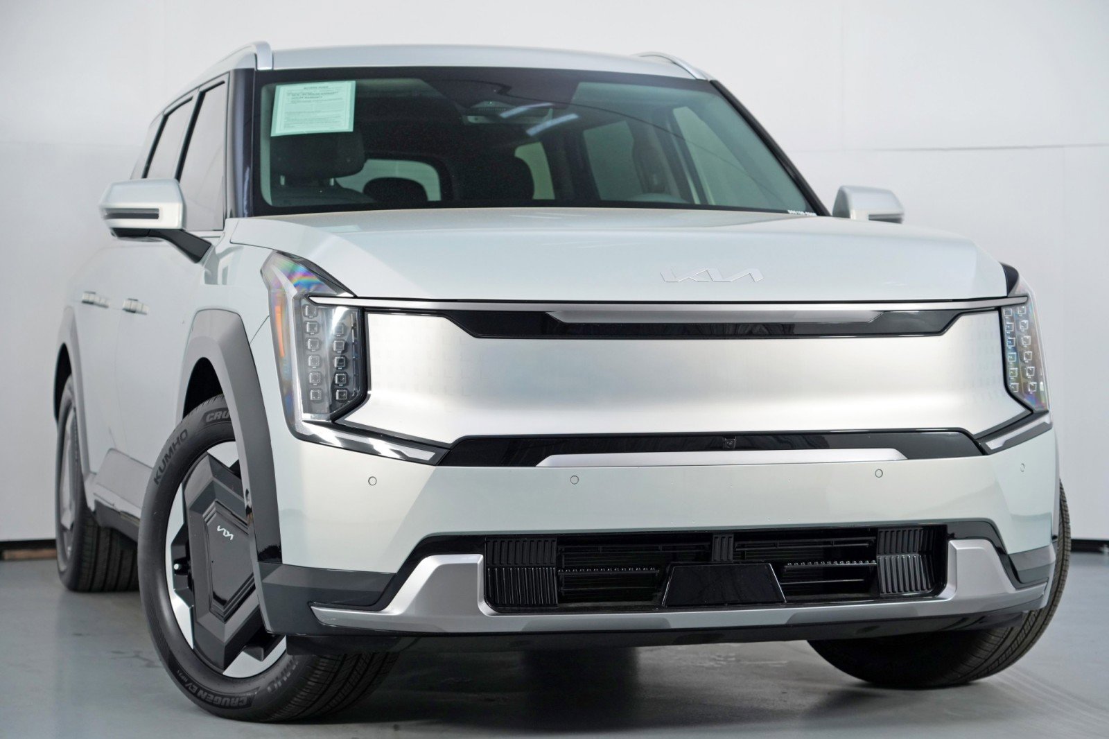 Used 2026 Kia EV9 Land image 4