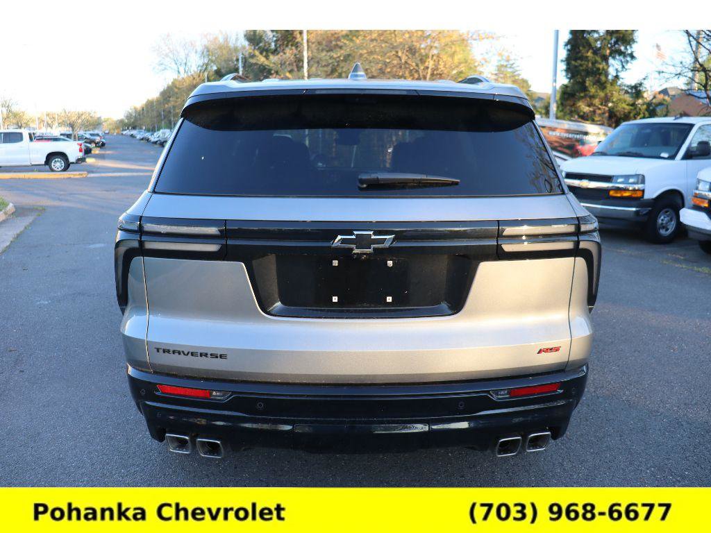 Used 2026 Chevrolet Traverse RS w/ LPO, Floor Liner Package FWD image 6