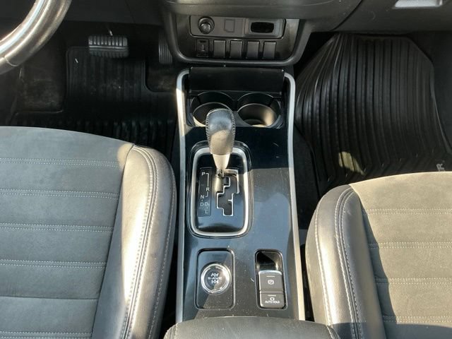 Used 2019 Mitsubishi Outlander SE AWD/4WD image 26