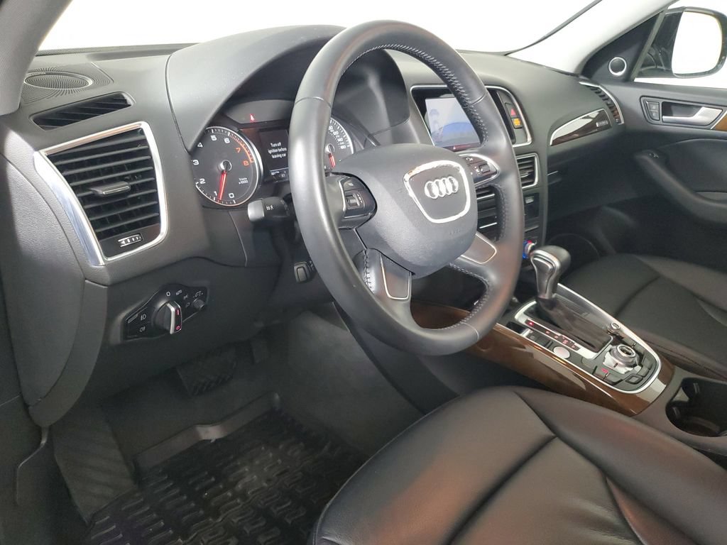 Used 2017 Audi Q5 2.0T Premium Plus w/ Technology Package AWD/4WD image 24
