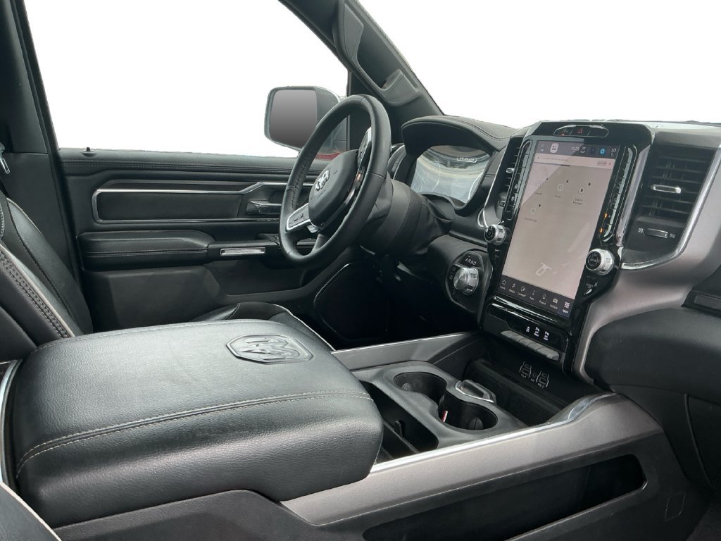 Used 2025 RAM 1500 Laramie AWD/4WD image 16