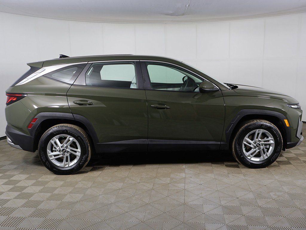 Certified 2025 Hyundai Tucson SE image 12