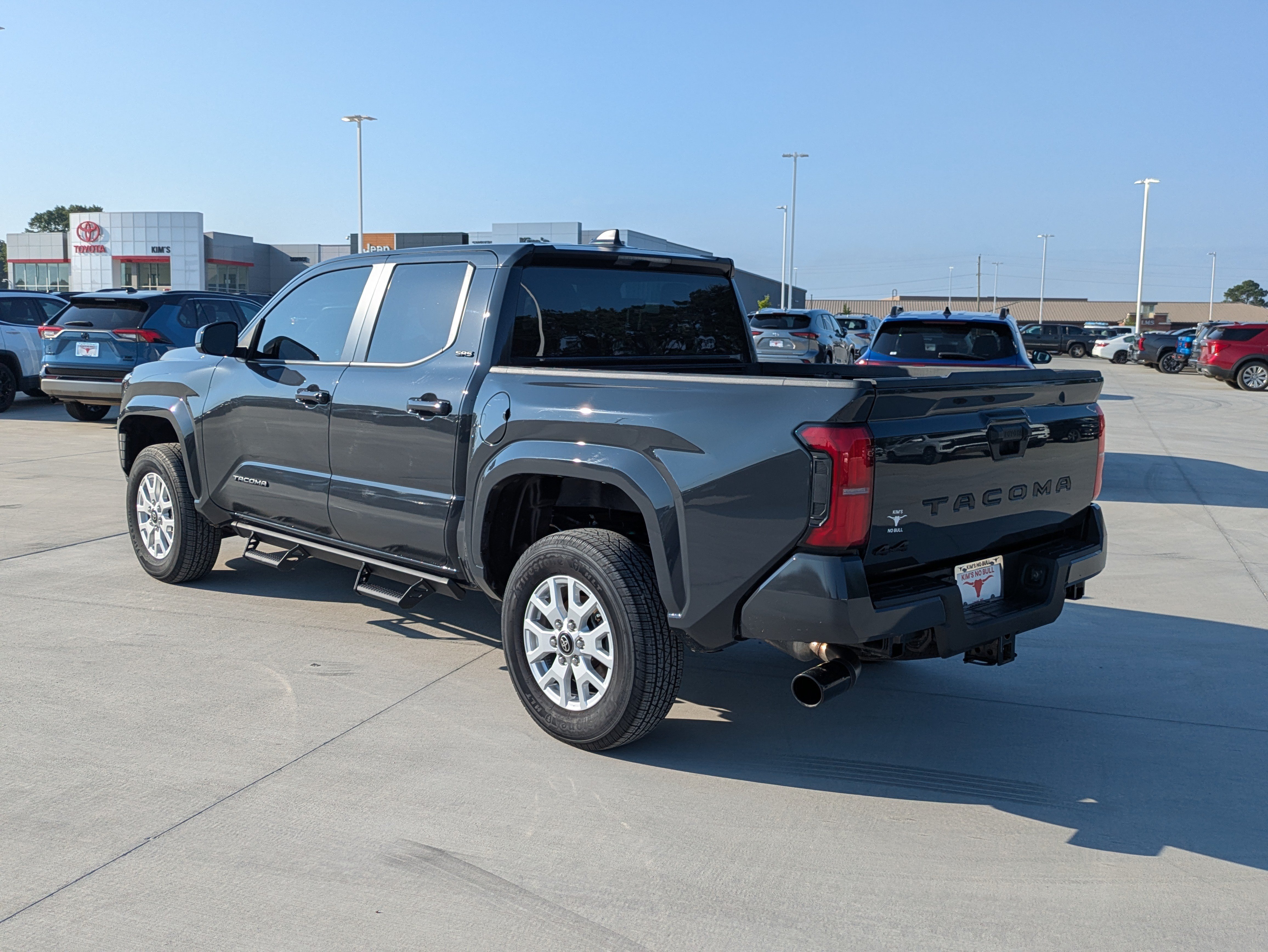 Certified 2025 Toyota Tacoma SR5 AWD/4WD image 3