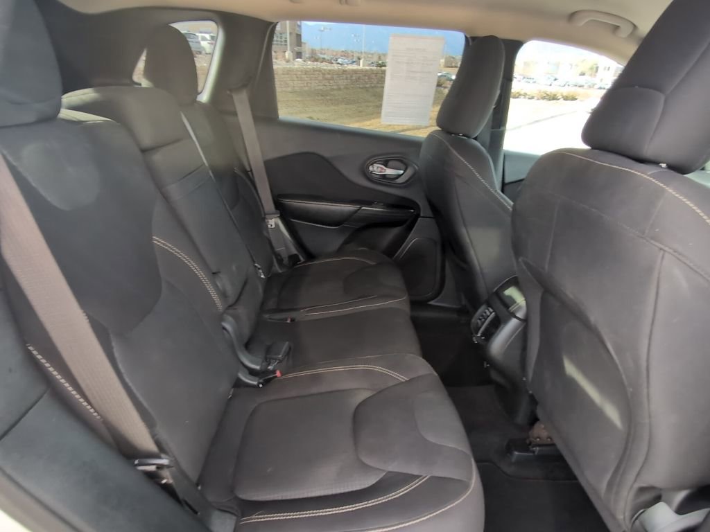 Used 2016 Jeep Cherokee Latitude image 27