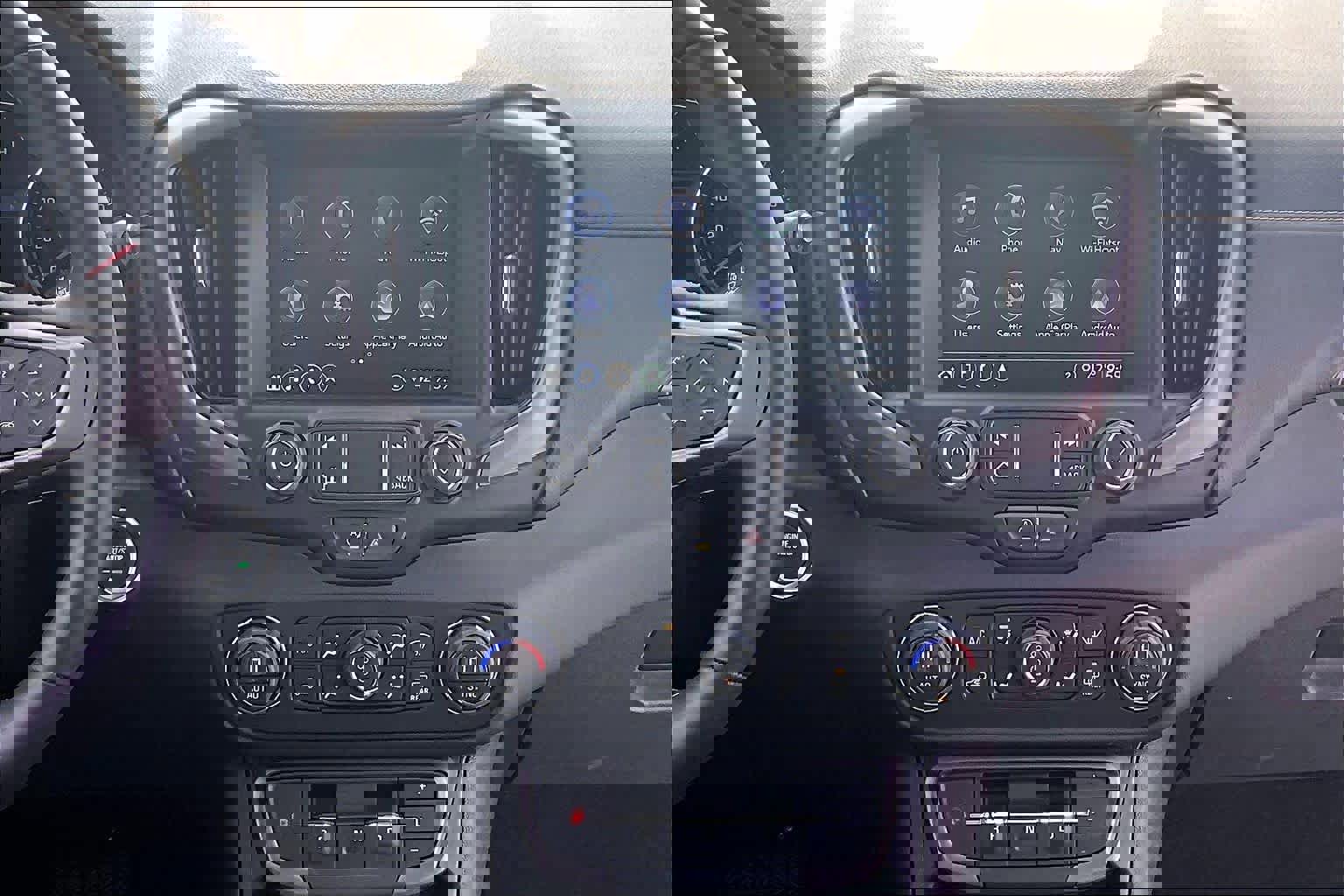 Used 2024 GMC Terrain AT4 w/ Infotainment Package II image 7