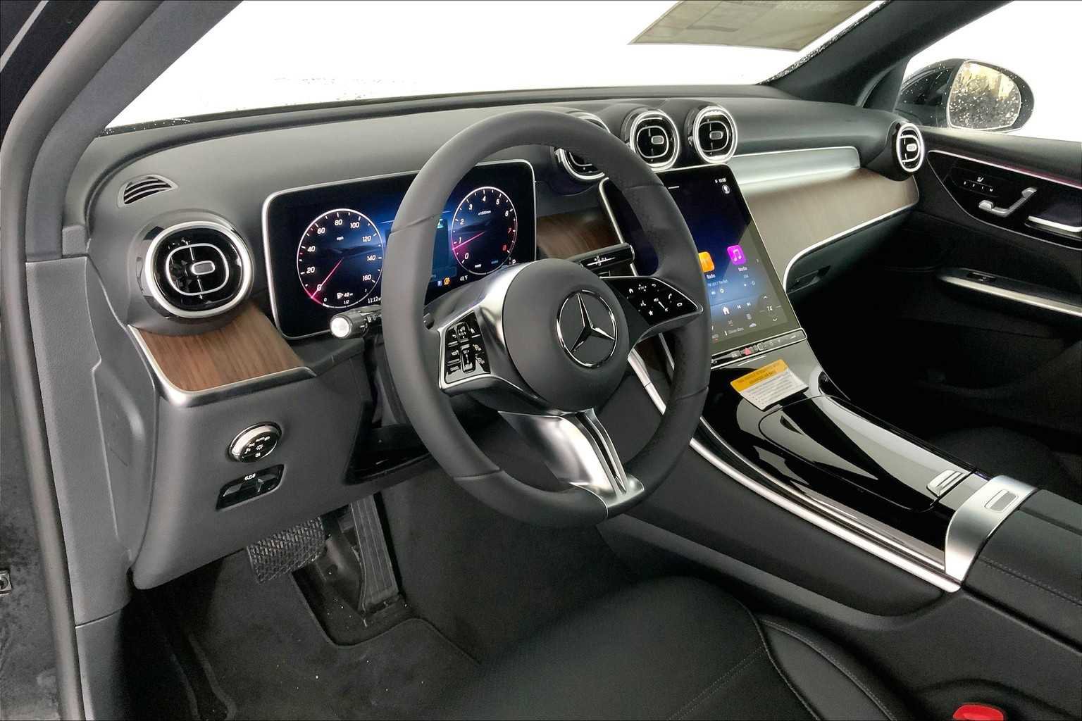 New 2025 Mercedes-Benz GLC 300 GLC 300 image 10