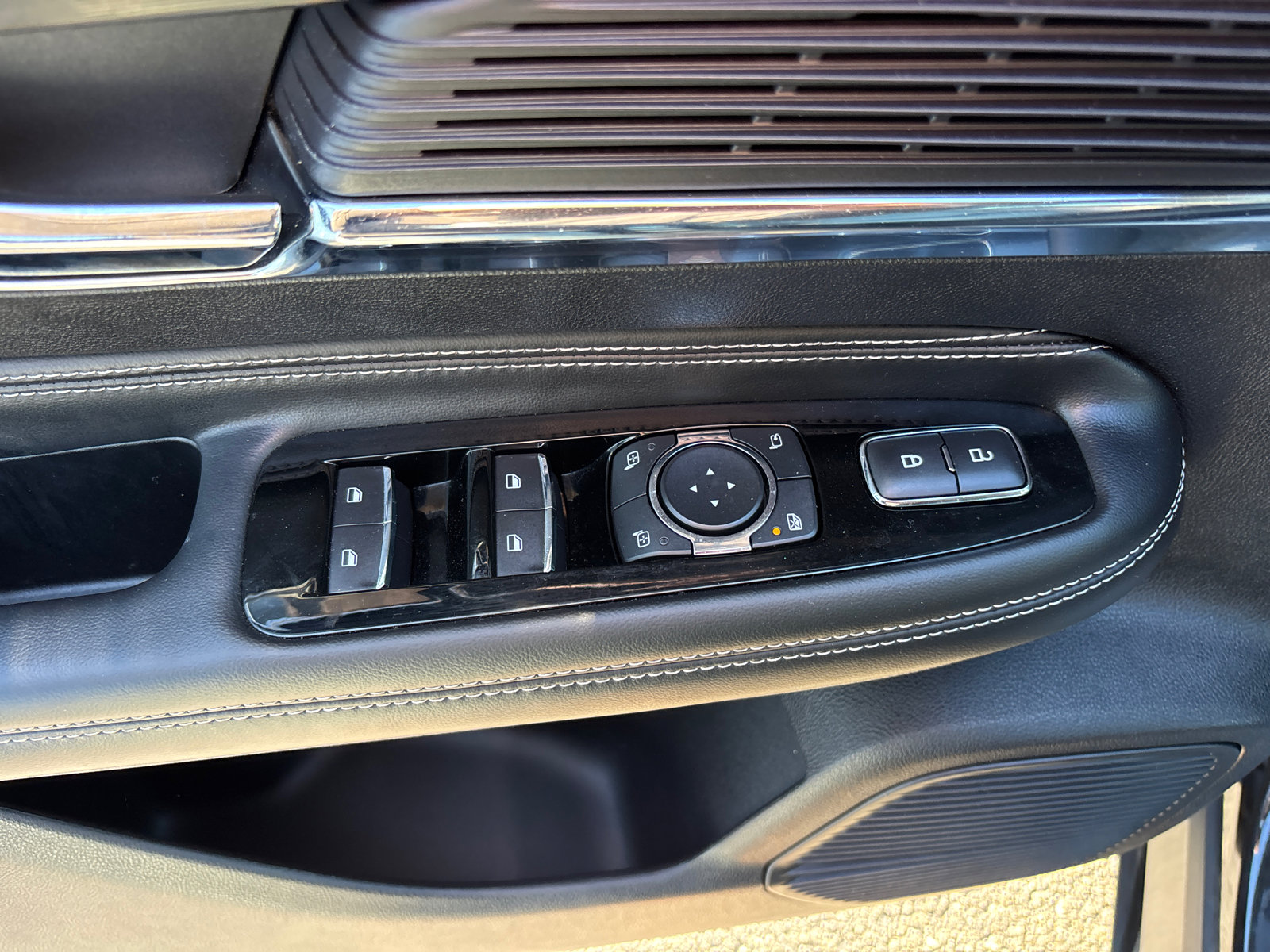 Certified 2022 Lincoln Corsair FWD image 13