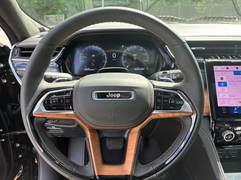 New 2025 Jeep Grand Cherokee Summit image 21