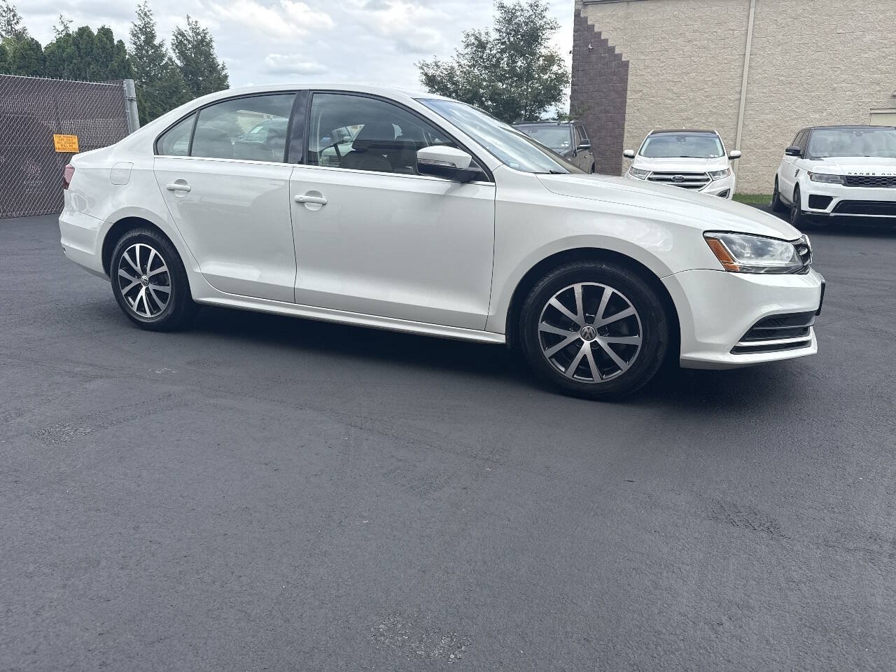 Used 2017 Volkswagen Jetta SE FWD image 7