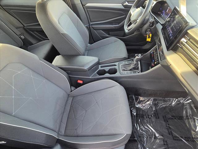 Certified 2025 Volkswagen Jetta Sport image 19