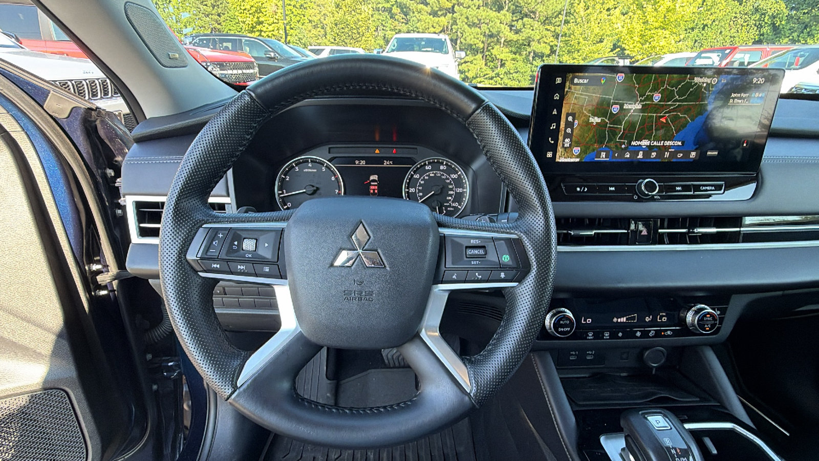 Used 2025 Mitsubishi Outlander SE FWD image 25