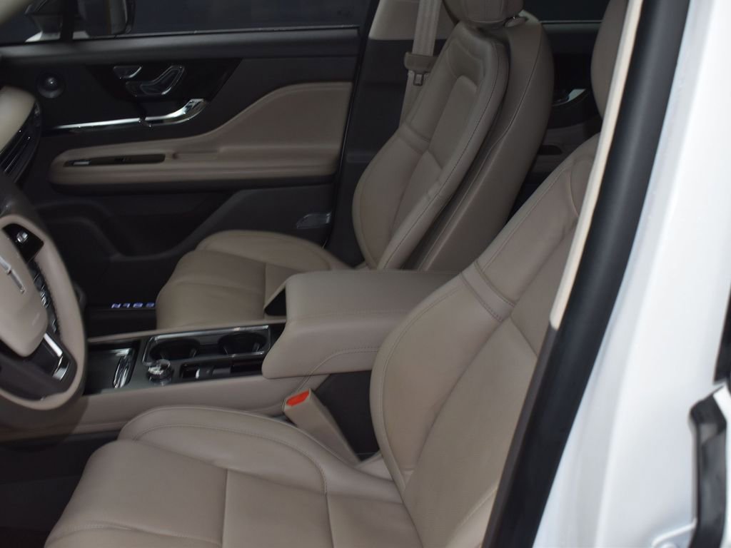 Certified 2022 Lincoln Corsair Reserve w/ Equipment Group 201A image 10